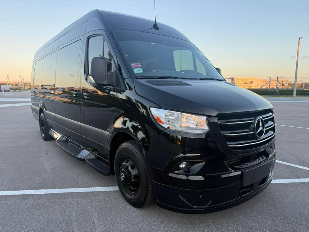 Executive Sprinter image 1