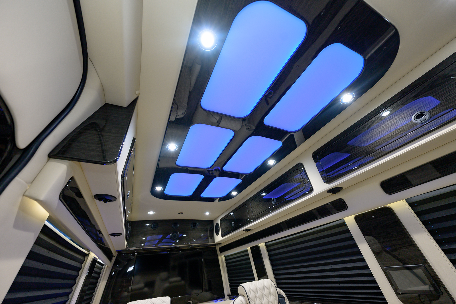 Jet Limo Sprinter image 4