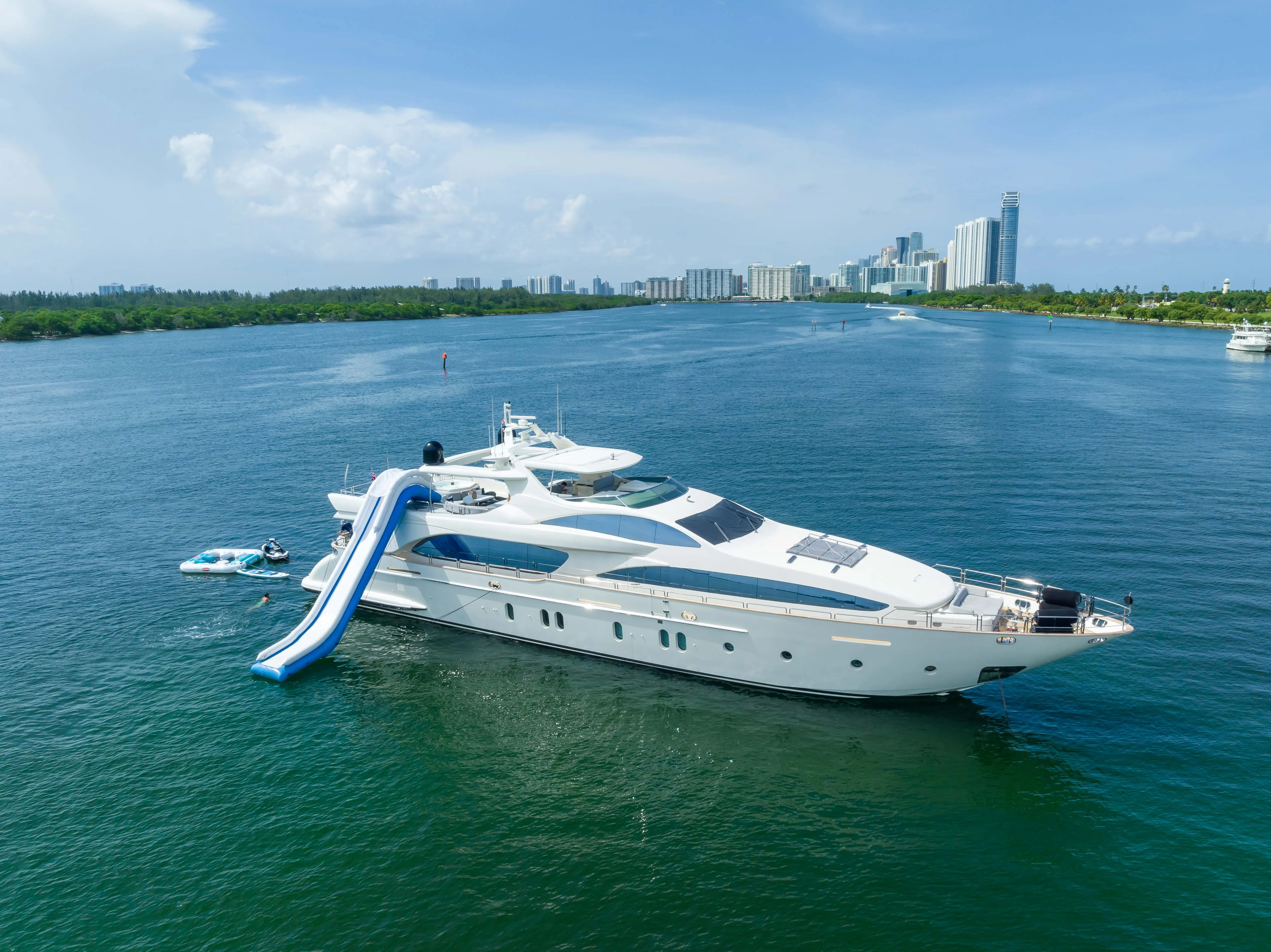 116' Azimut — image 26