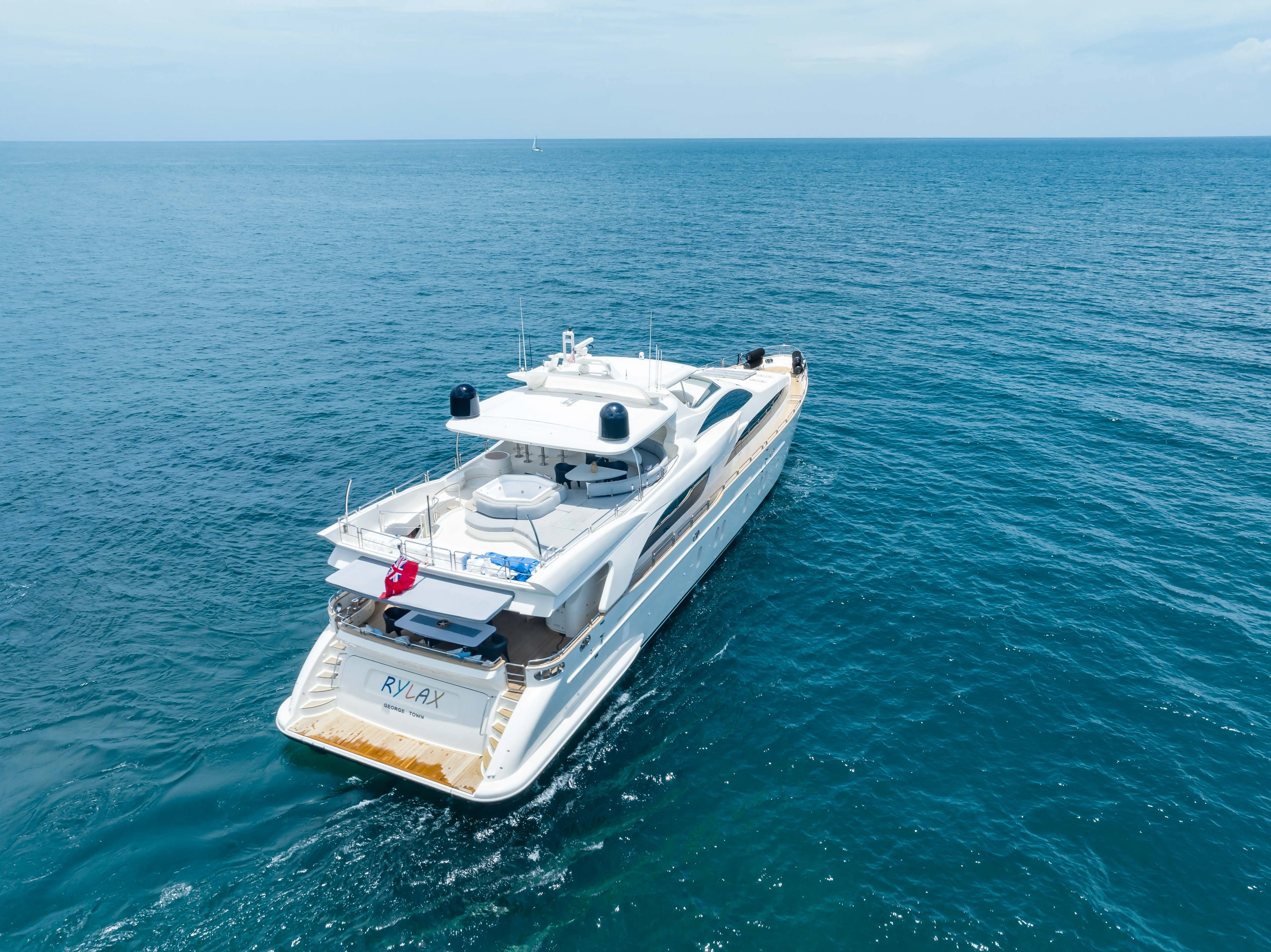 116' Azimut image 3