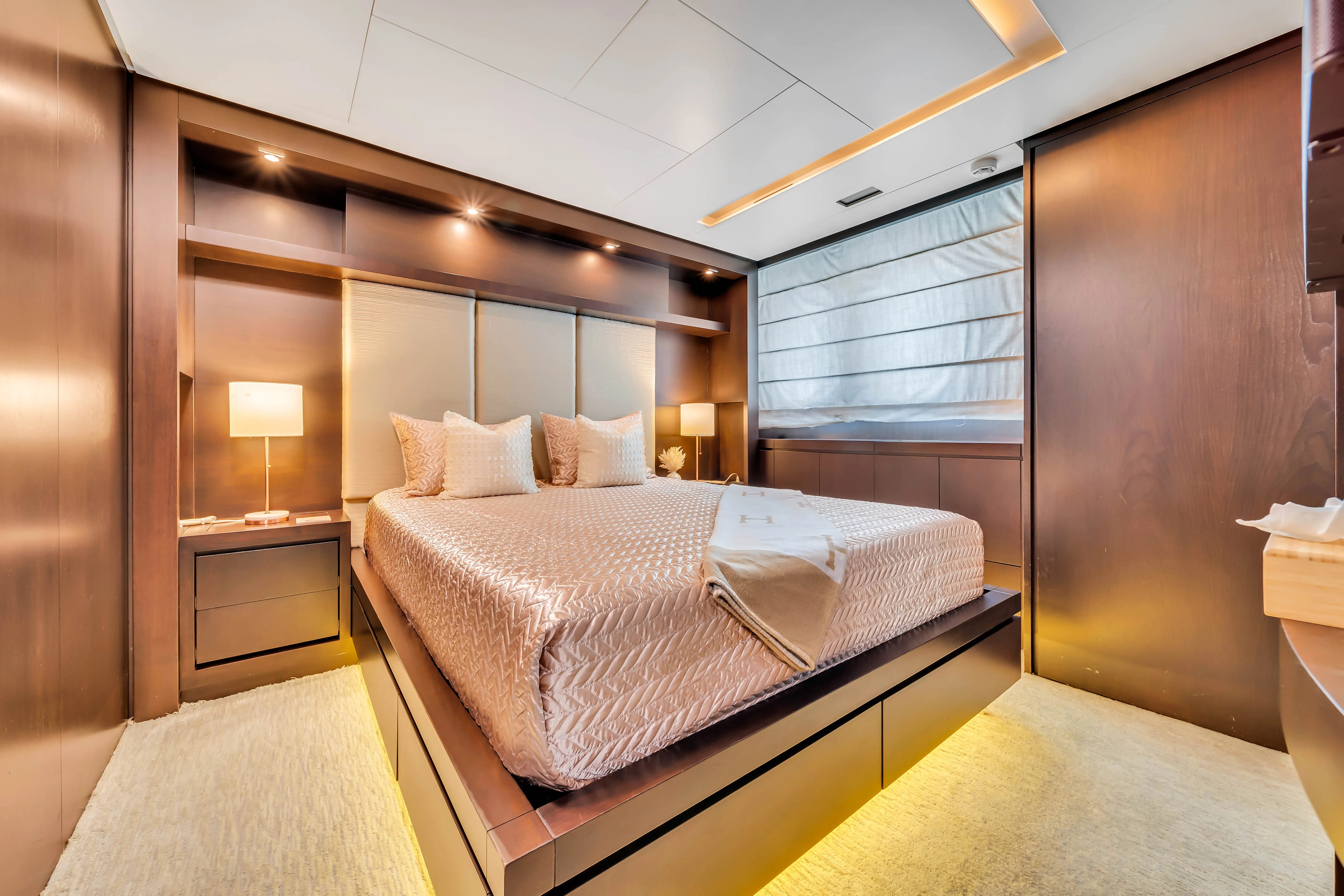 116' Azimut — image 51