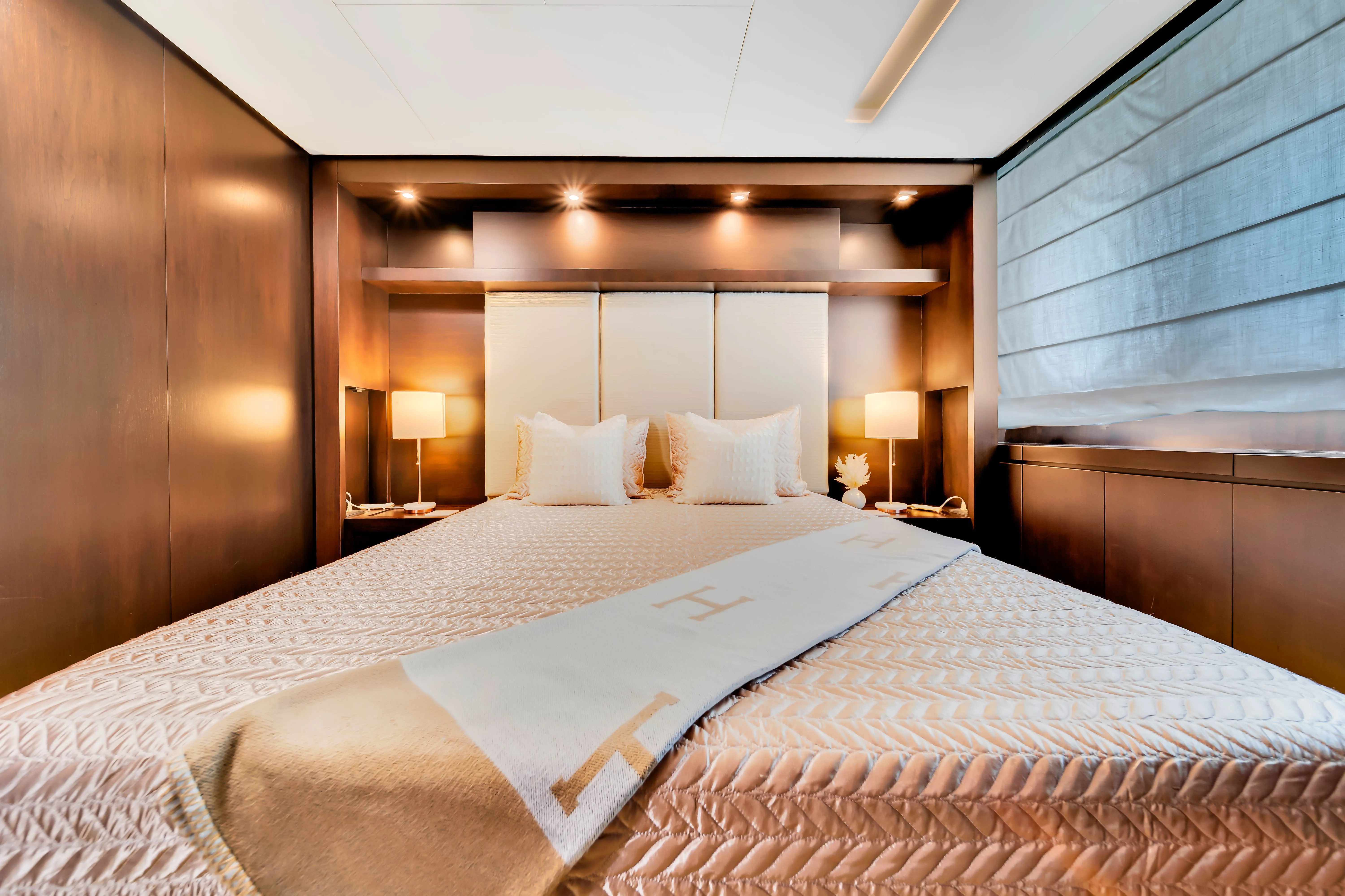 116' Azimut — image 52