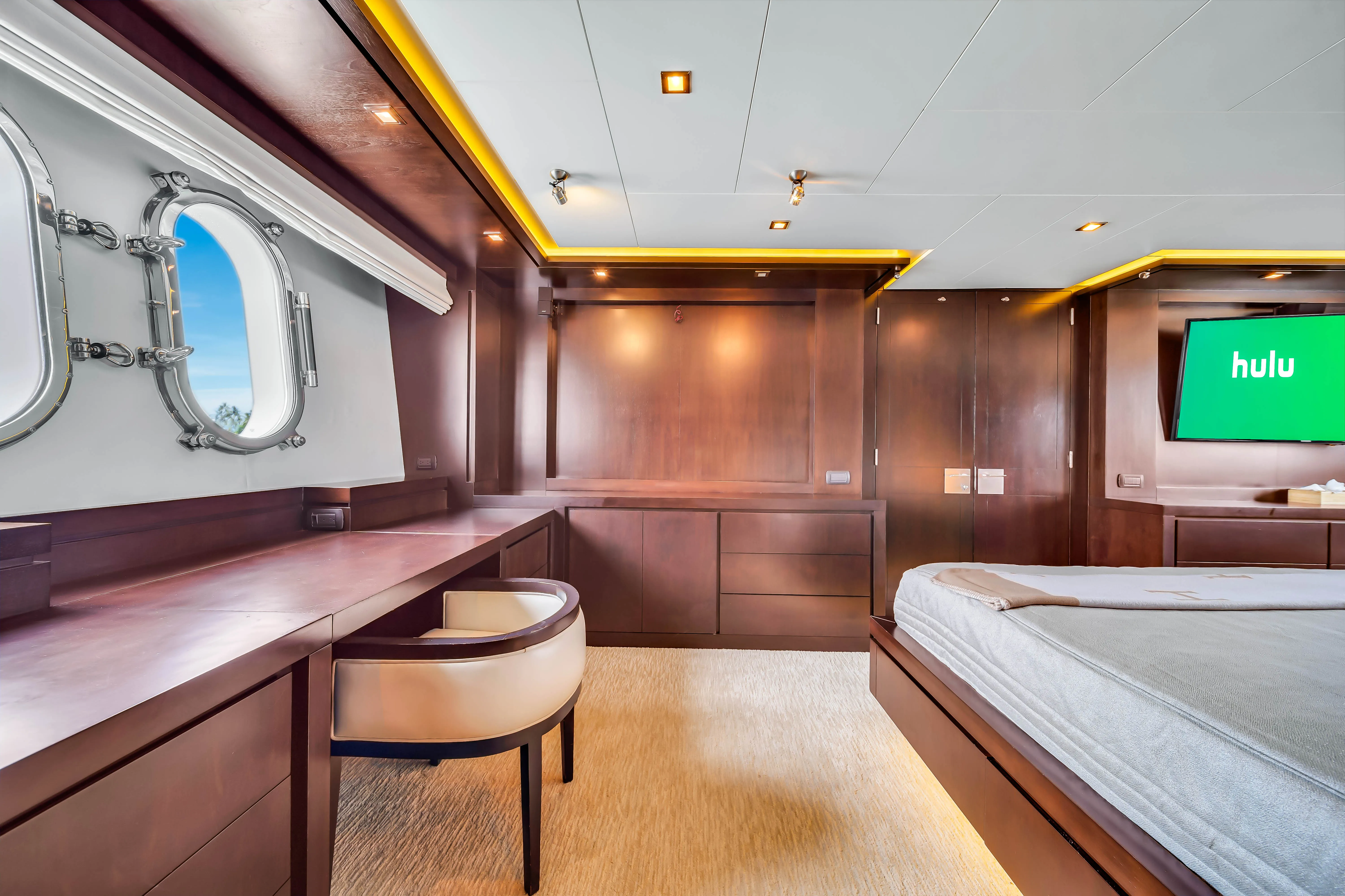 116' Azimut — image 77