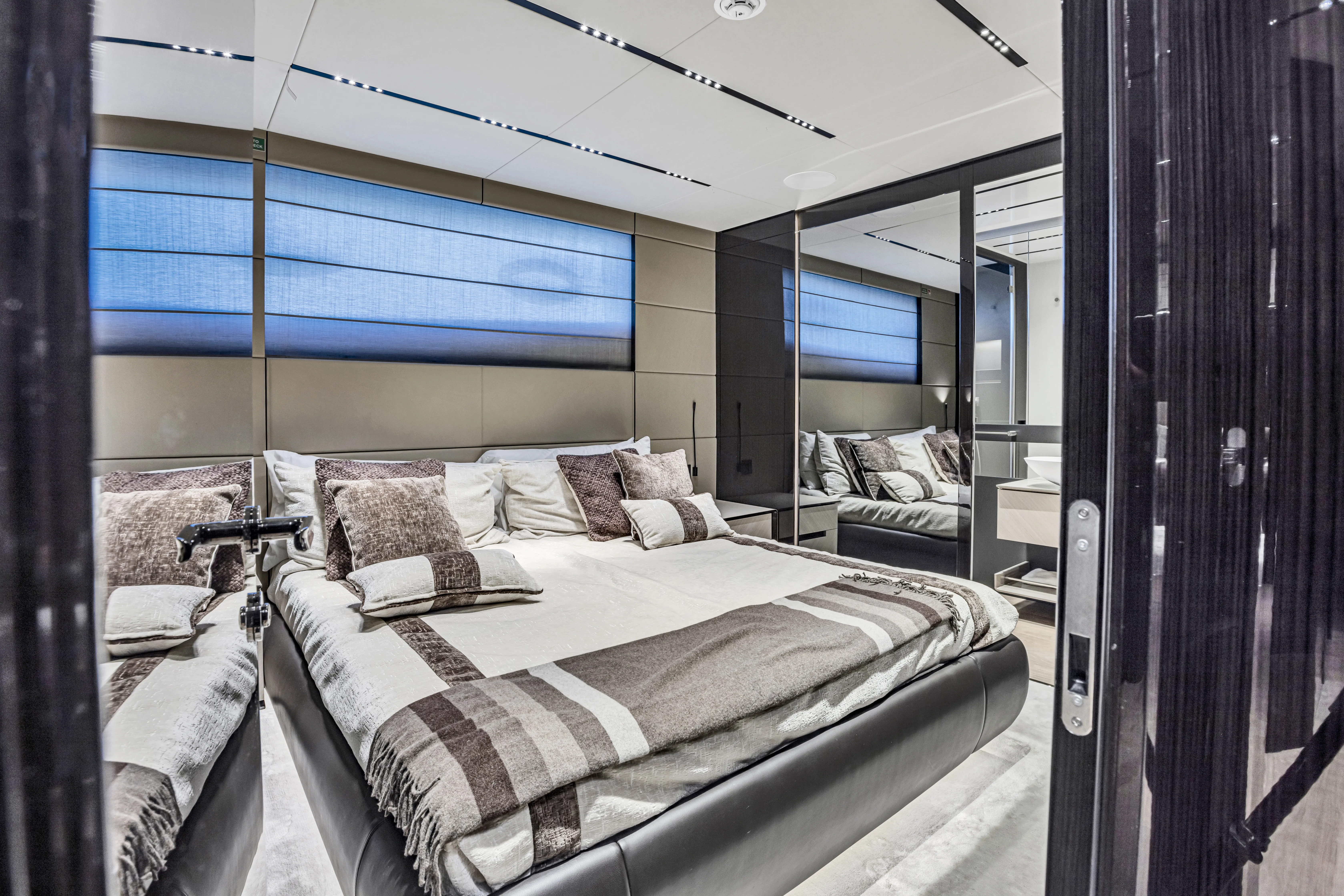 116' Pershing — image 58