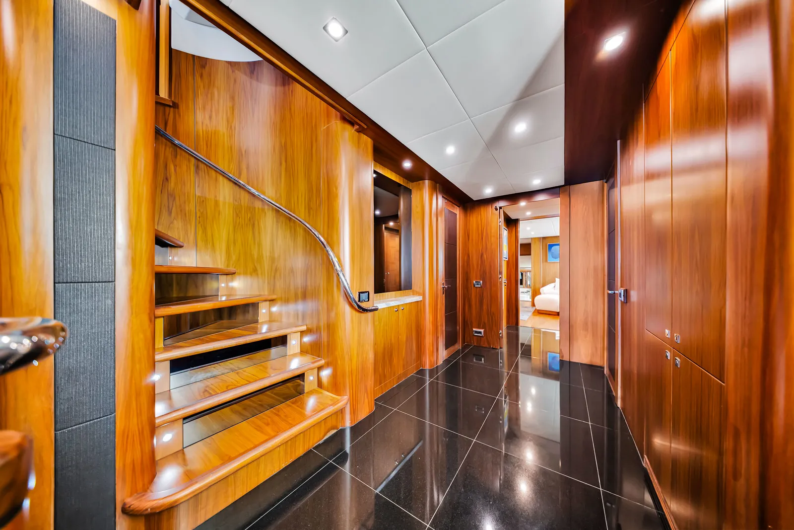 121' Sunseeker — image 27