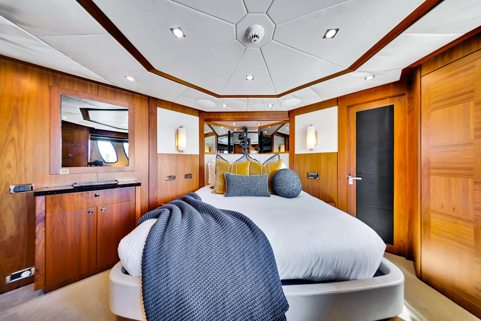 121' Sunseeker — image 30