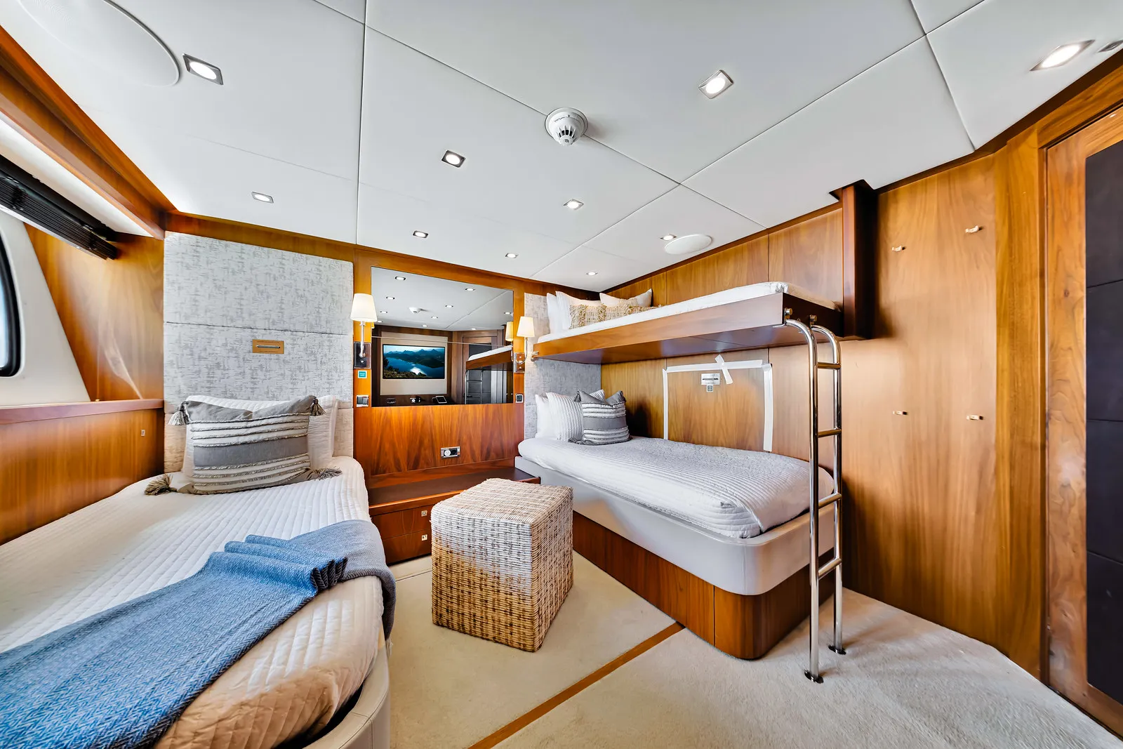 121' Sunseeker — image 35