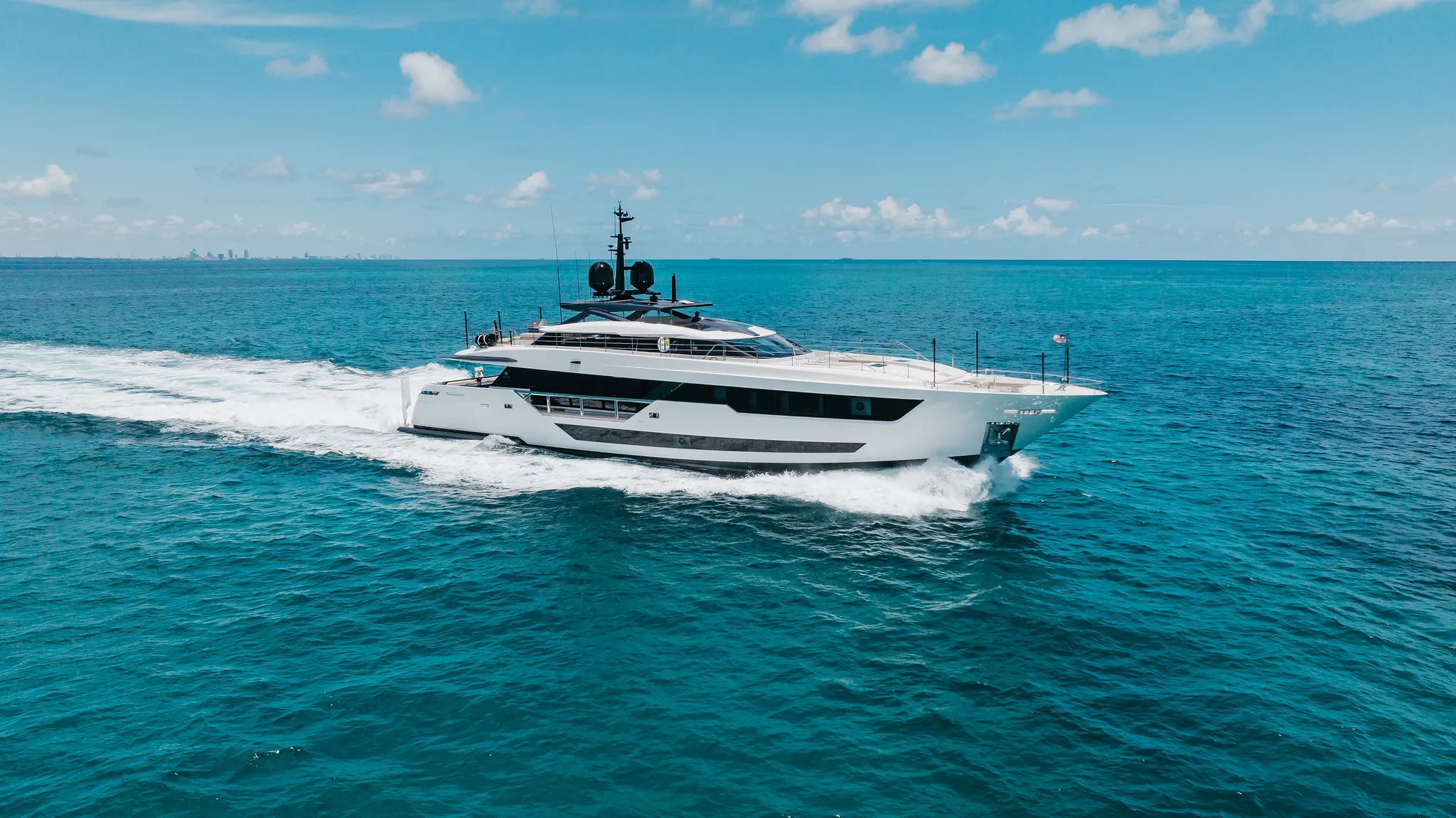 125' Custom Line — image 19