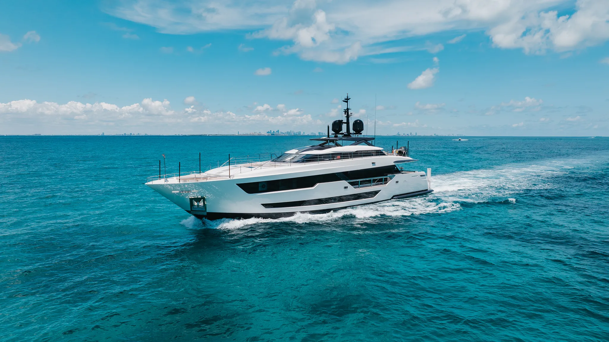 125' Custom Line — image 21
