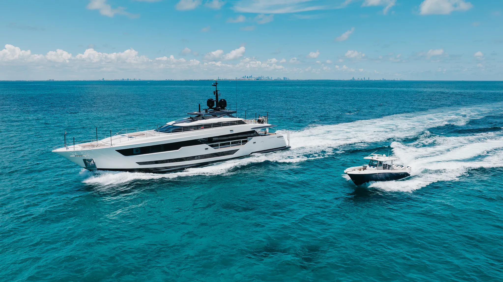 125' Custom Line — image 23