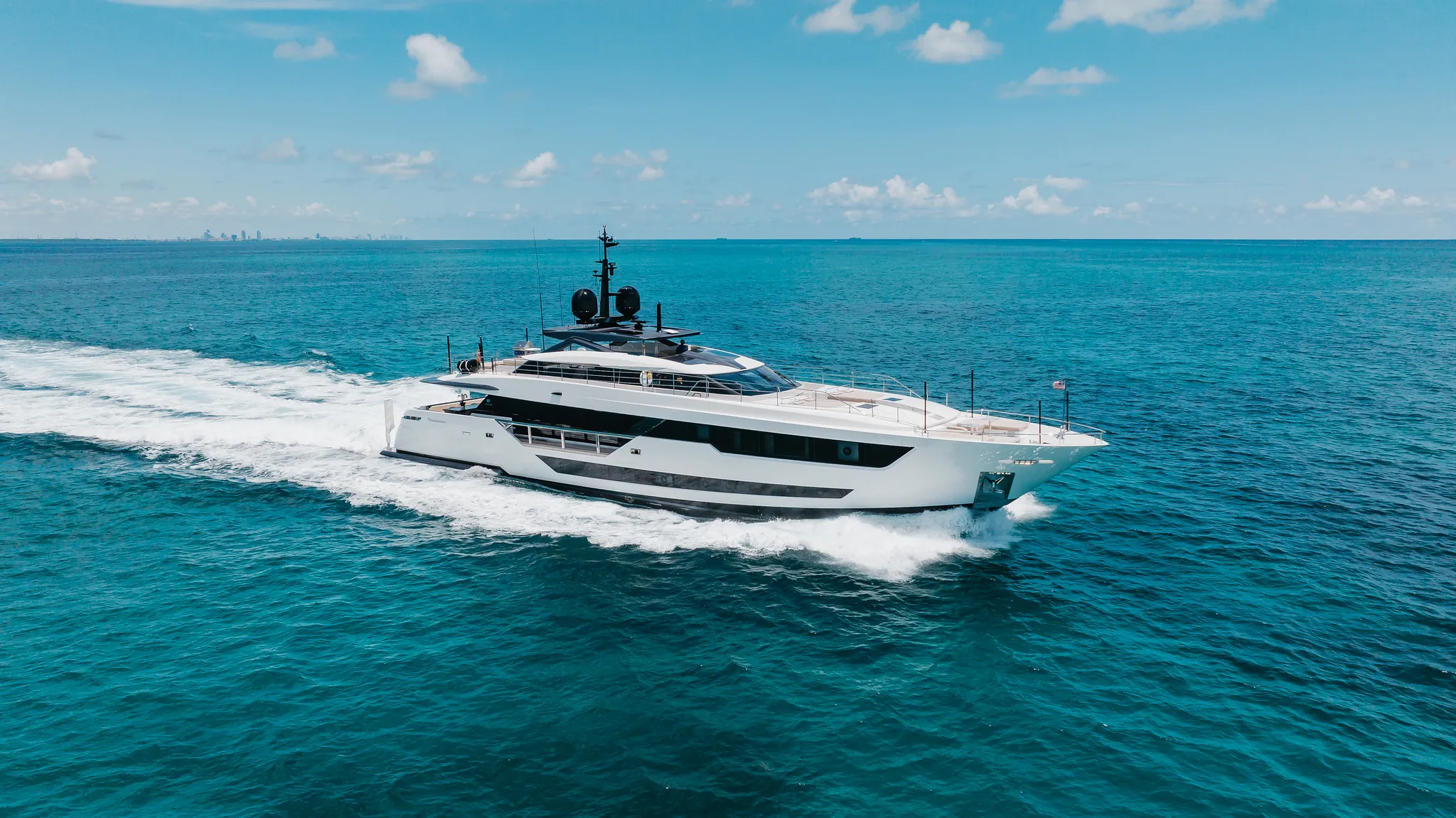 125' Custom Line — image 27