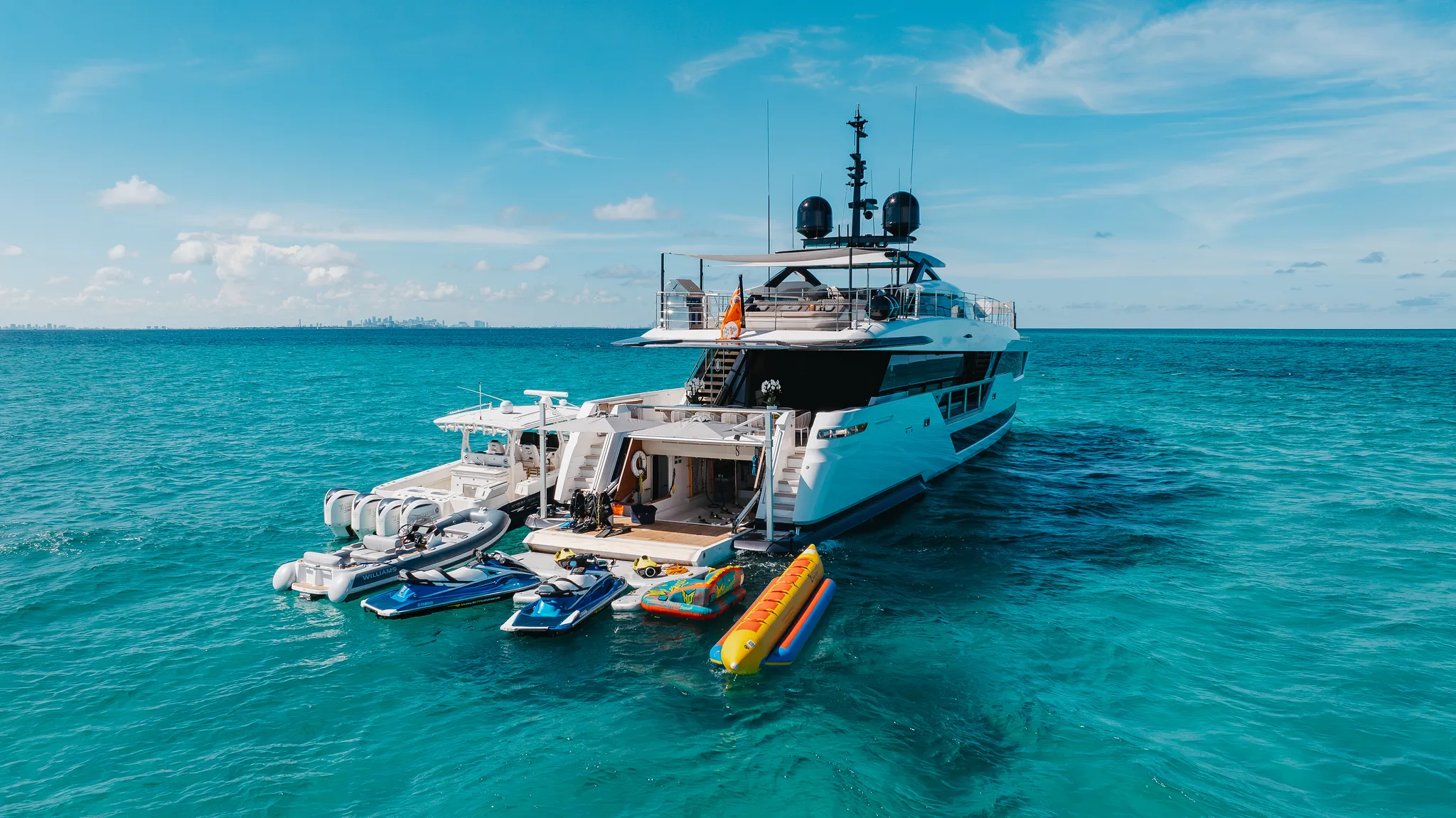 125' Custom Line — image 32