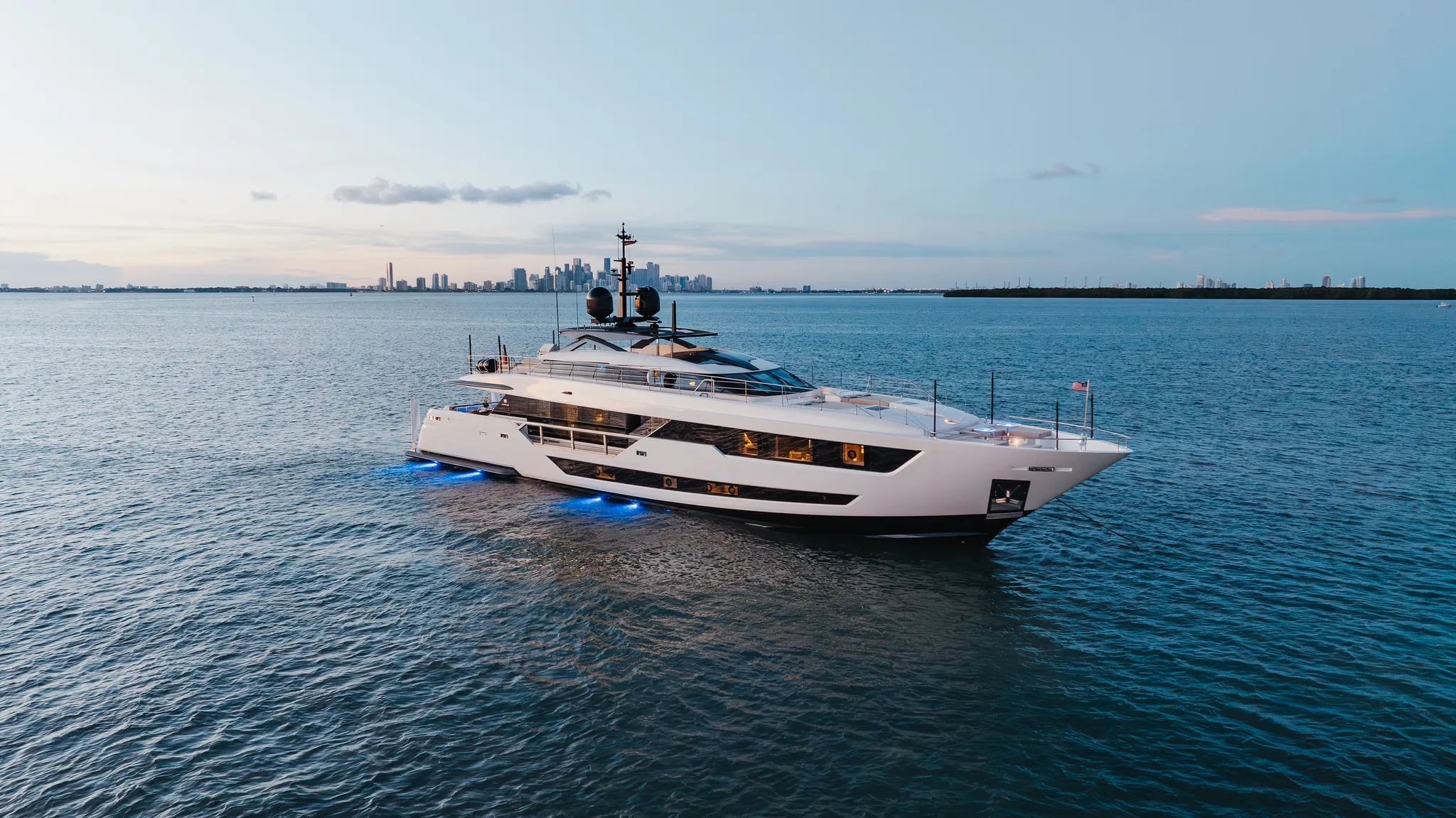 125' Custom Line — image 37