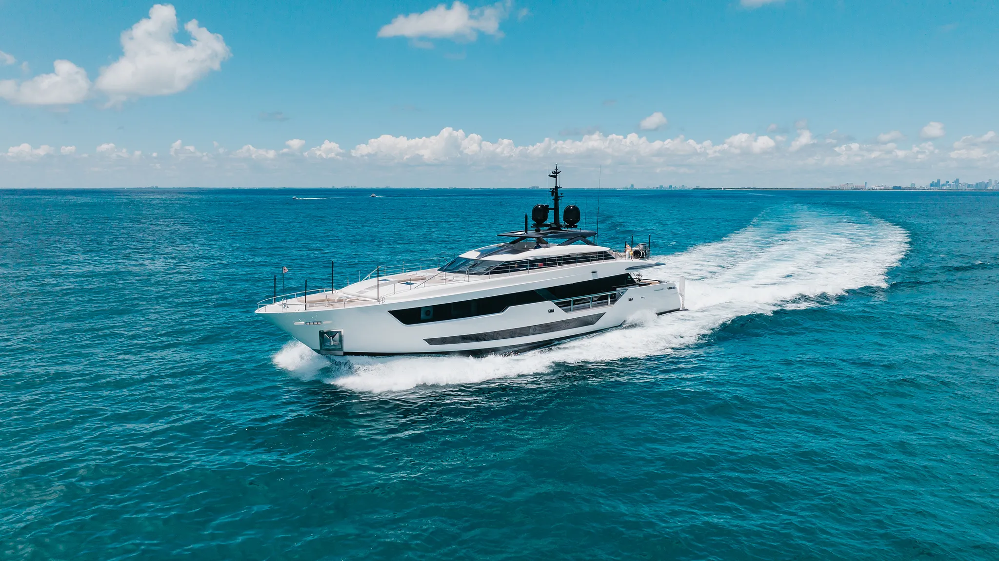 125' Custom Line — image 43