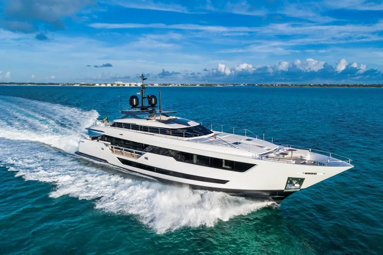 125' Custom Line — image 7