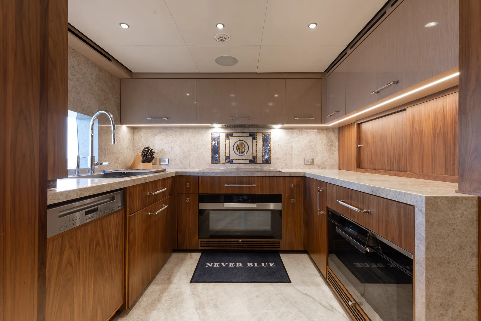 125' Custom Line — image 90