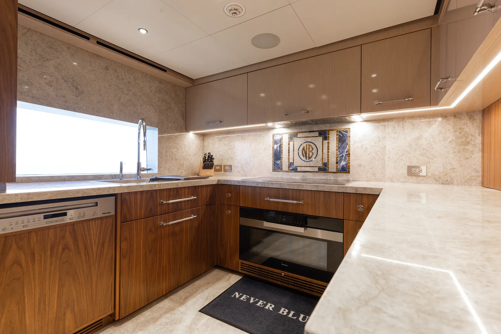 125' Custom Line — image 91