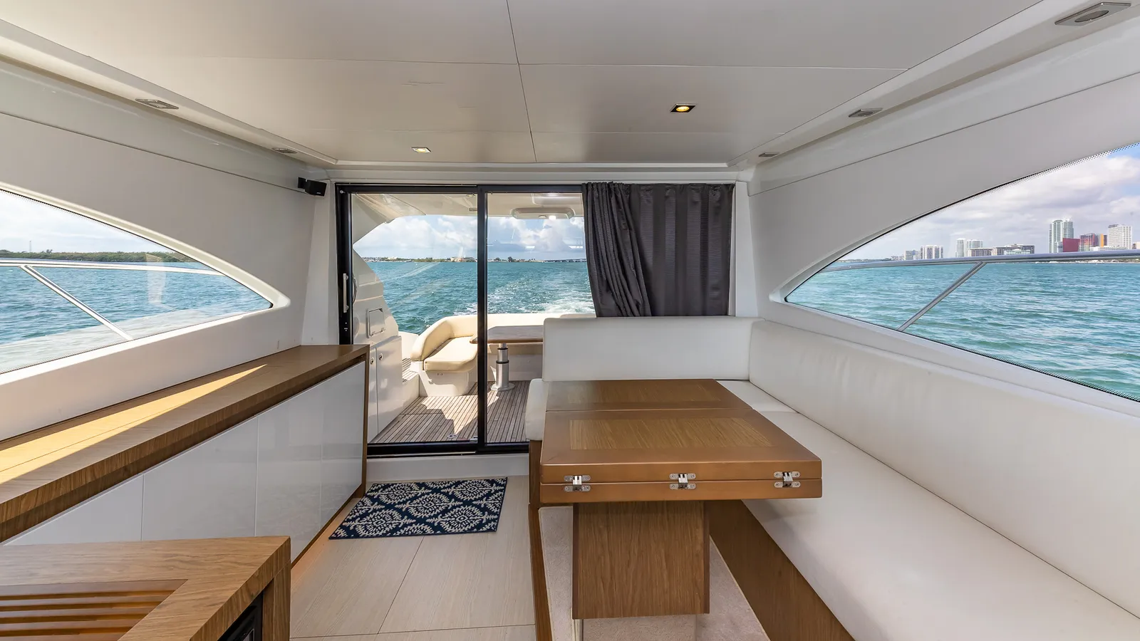 52' Beneteau image 5