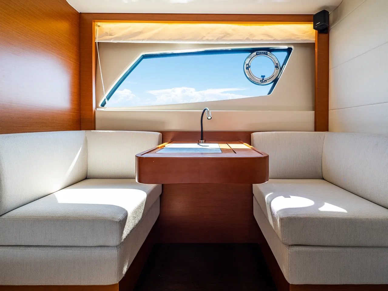 52' Prestige — image 34