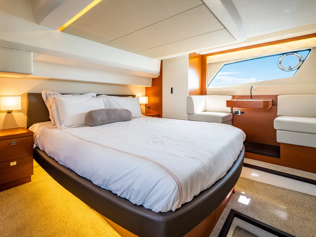52' Prestige — image 35