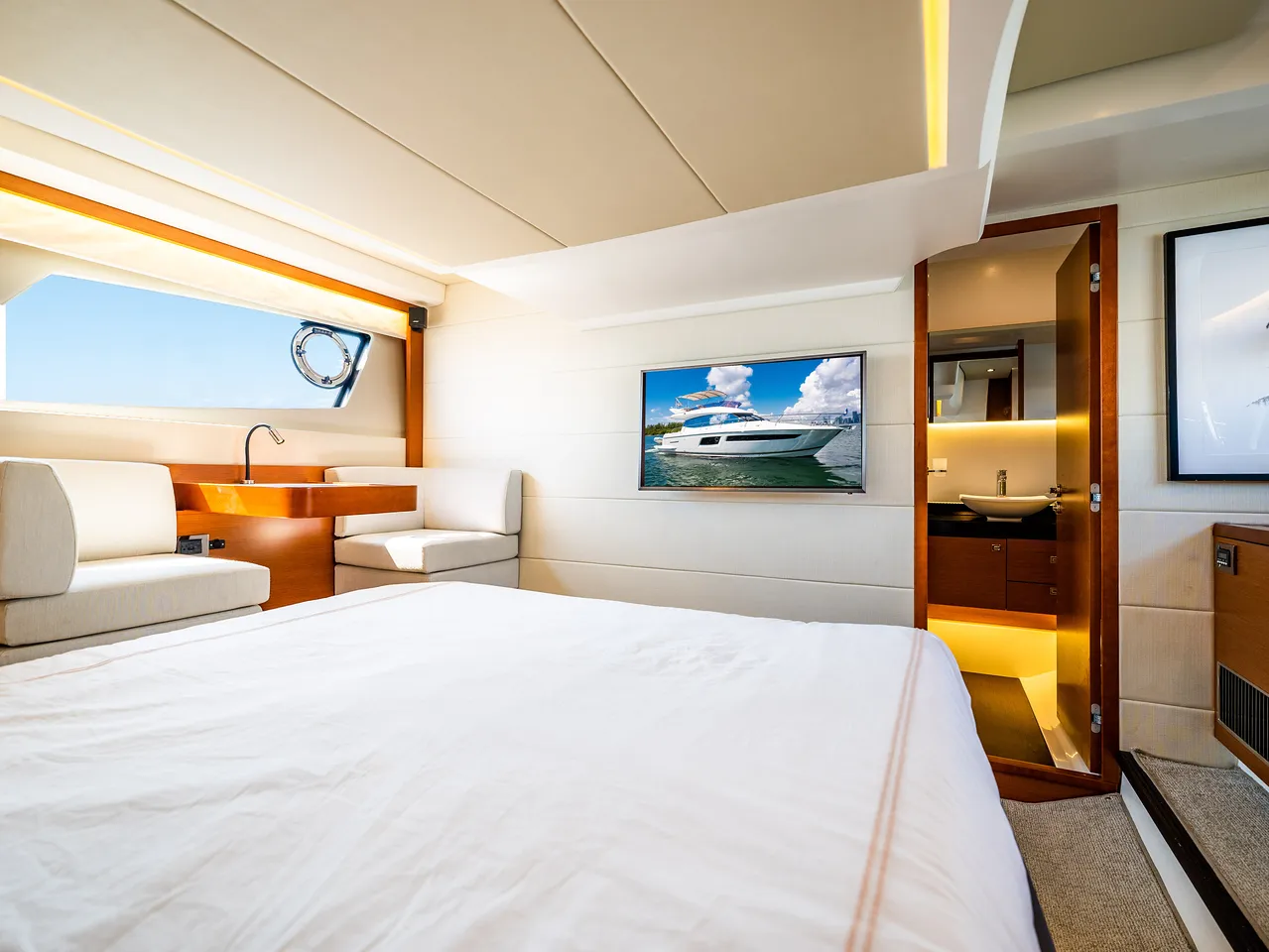52' Prestige — image 39