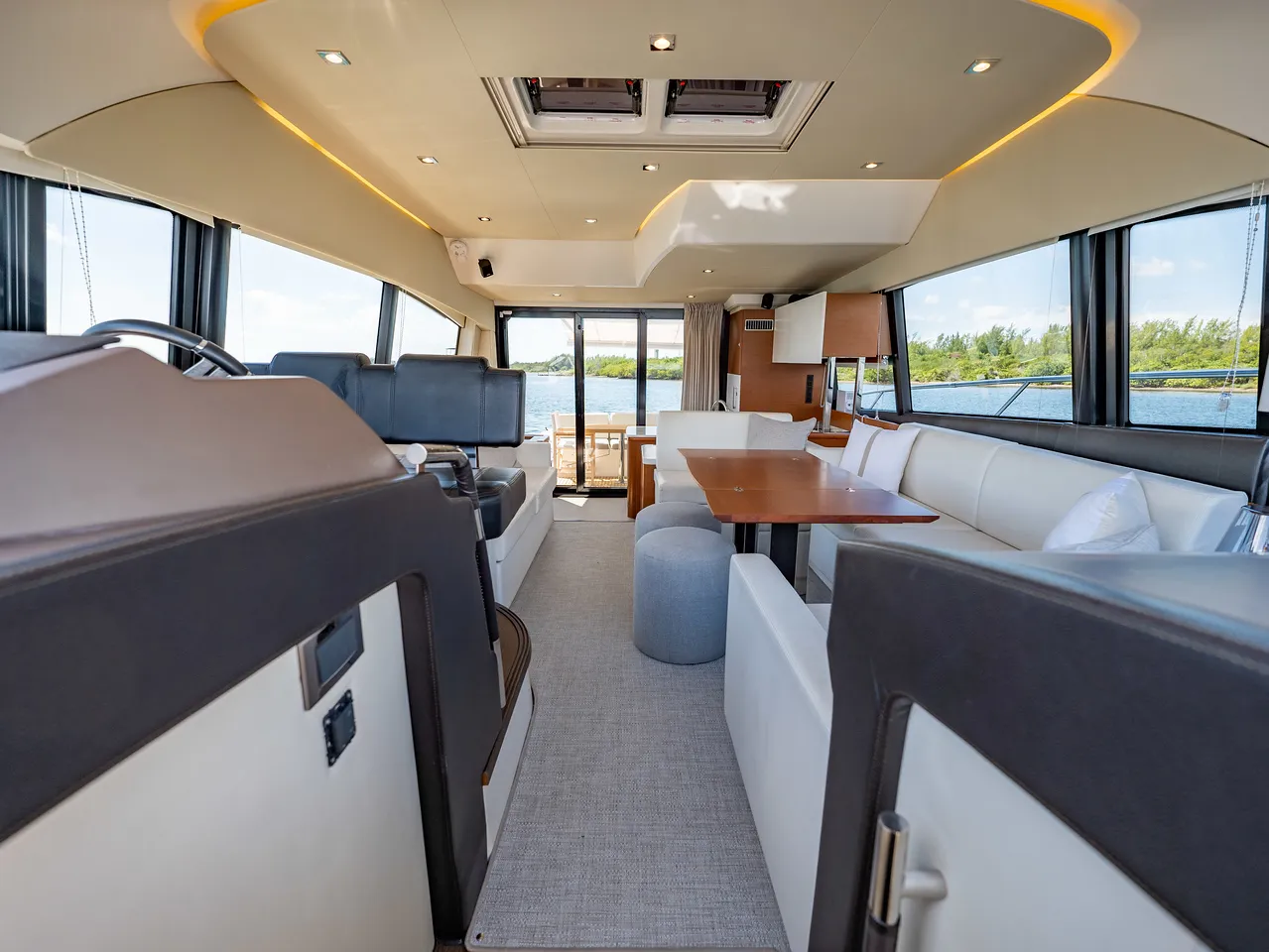 52' Prestige — image 52