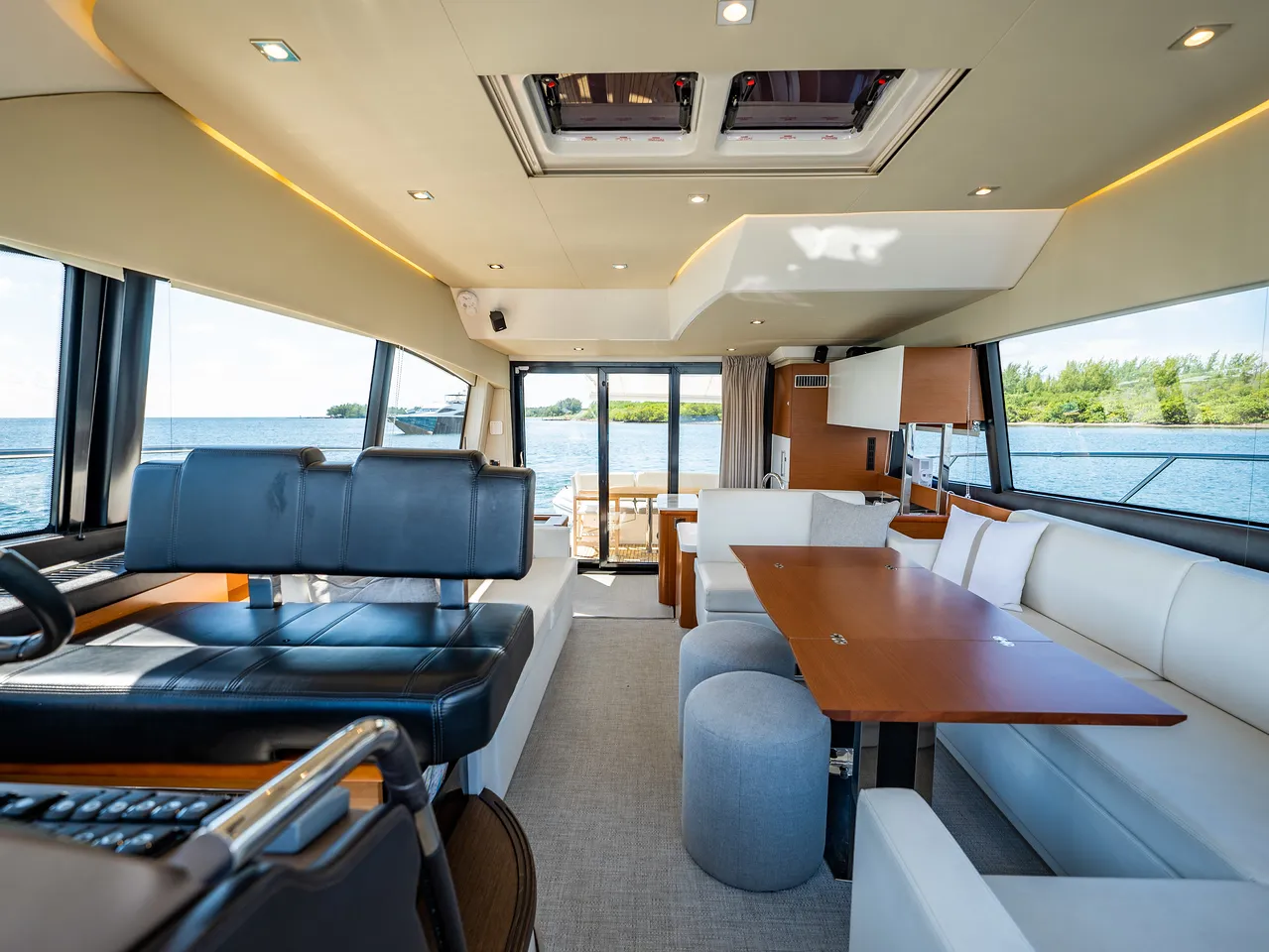 52' Prestige — image 53