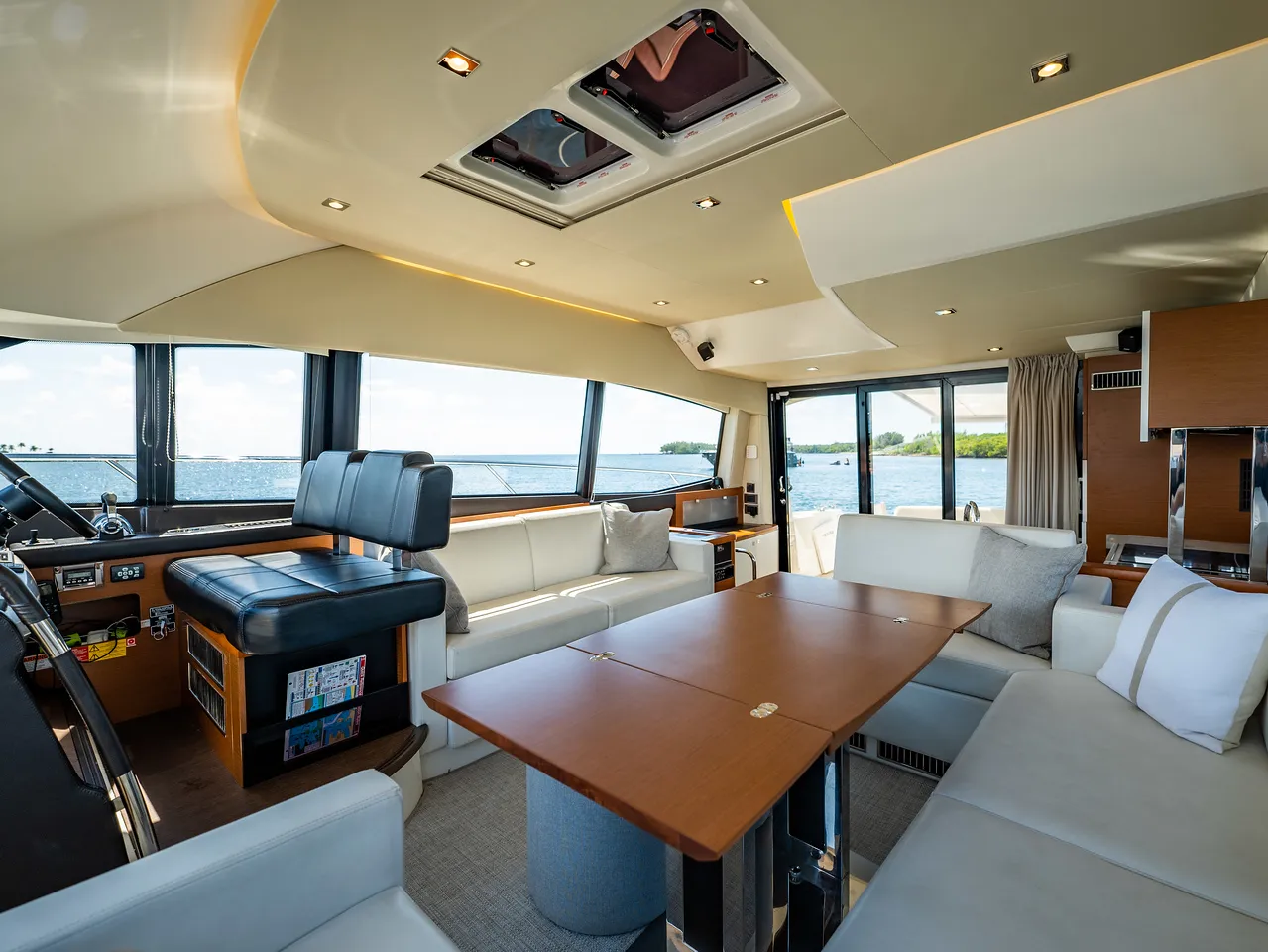 52' Prestige — image 54