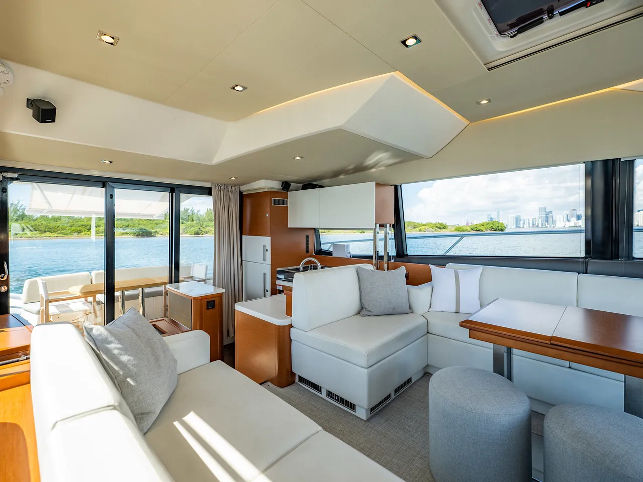 52' Prestige — image 55