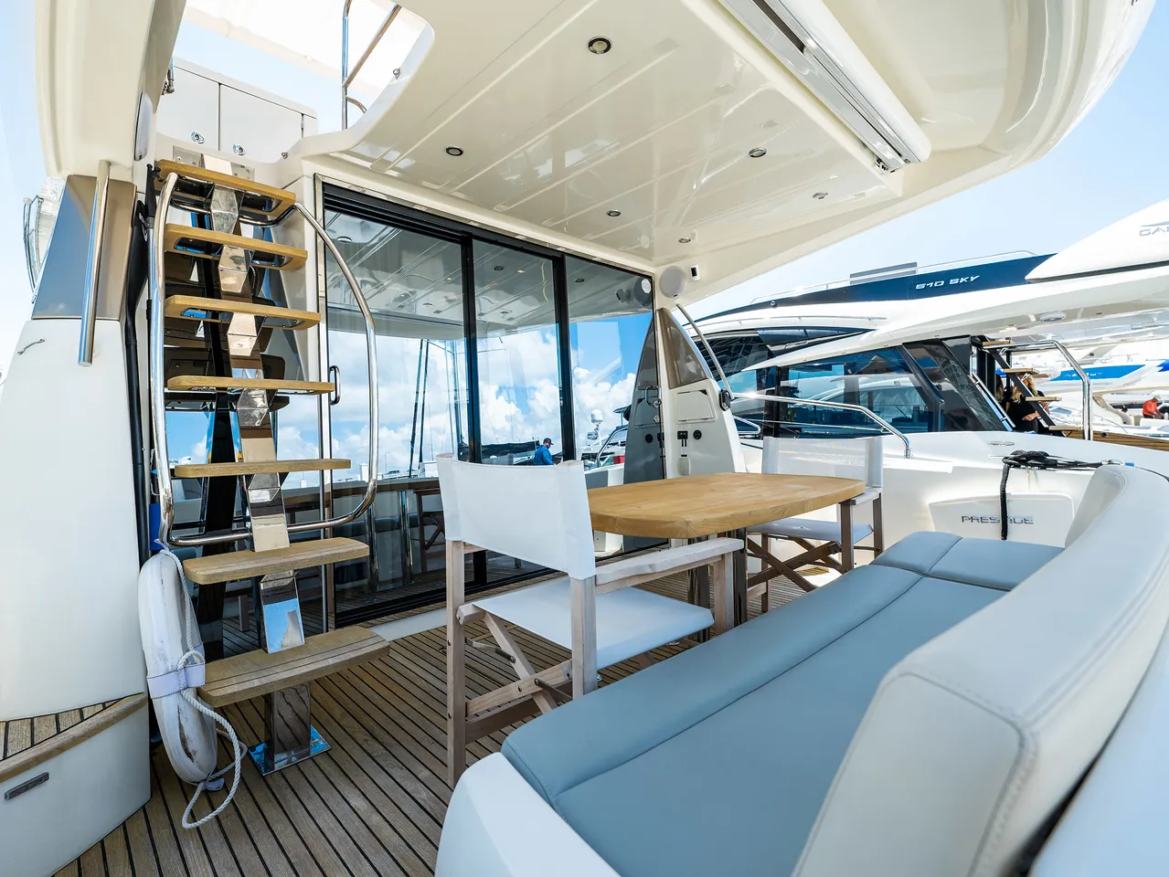 52' Prestige — image 6