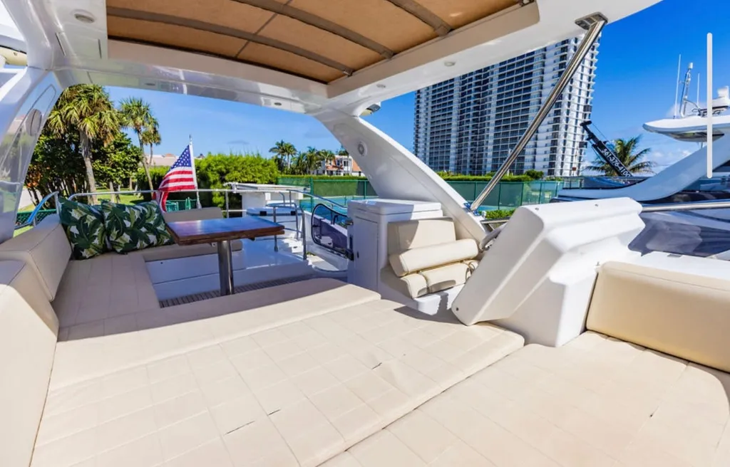54' Azimut image 2