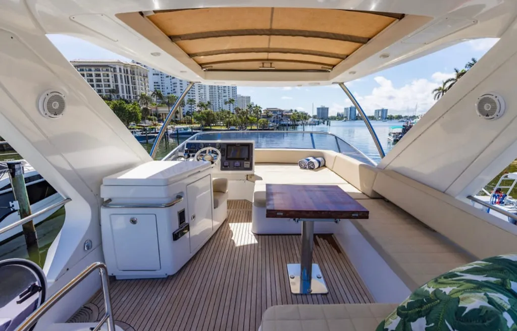 54' Azimut image 4
