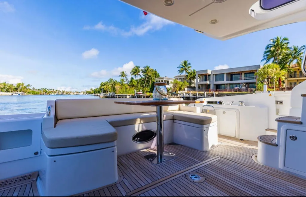 54' Azimut — image 6