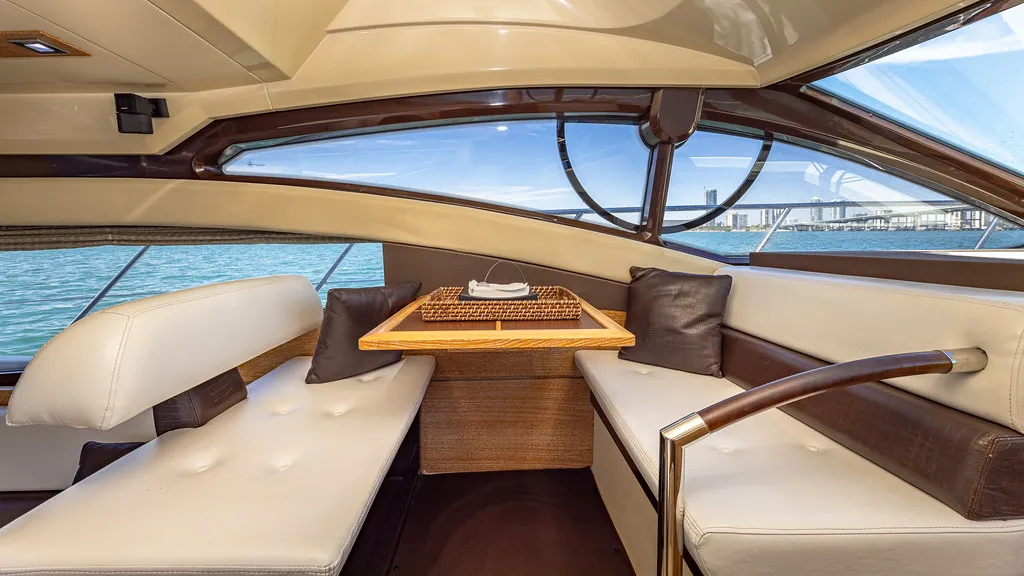 55' Azimut — image 11