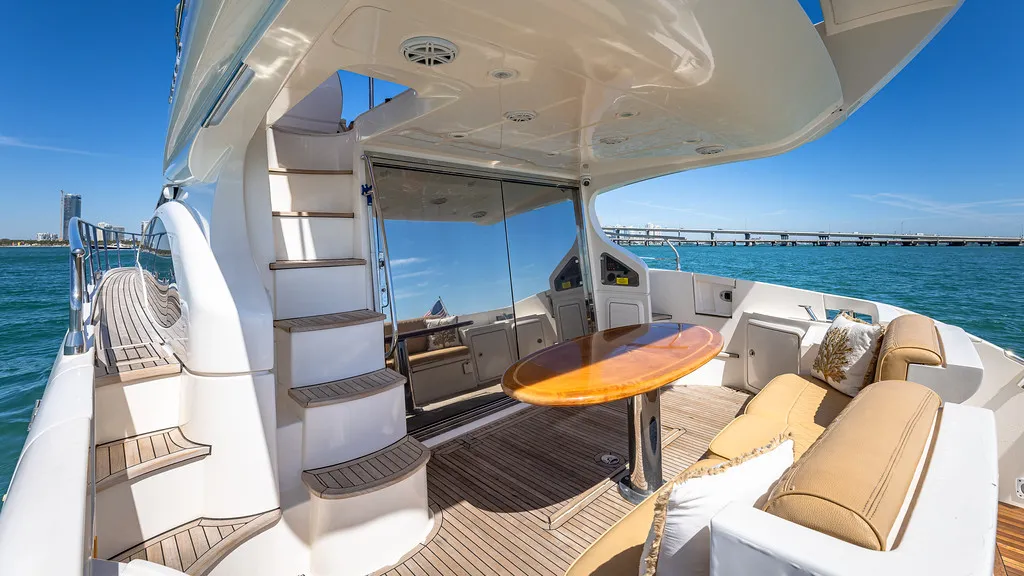 55' Azimut image 3
