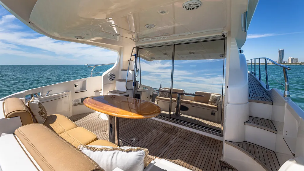 55' Azimut image 5