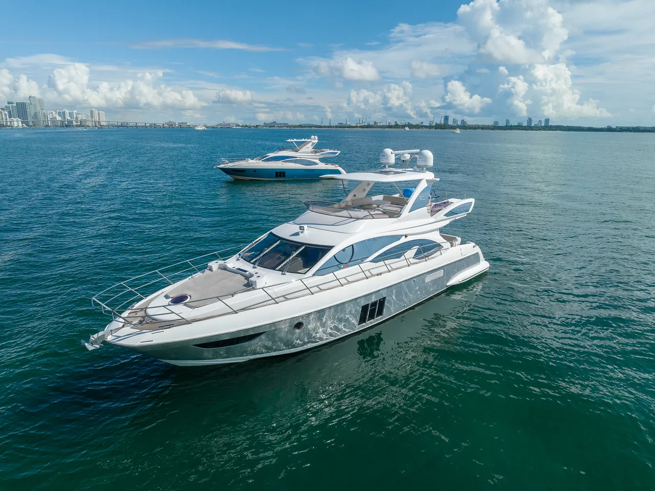 60' Azimut image 1