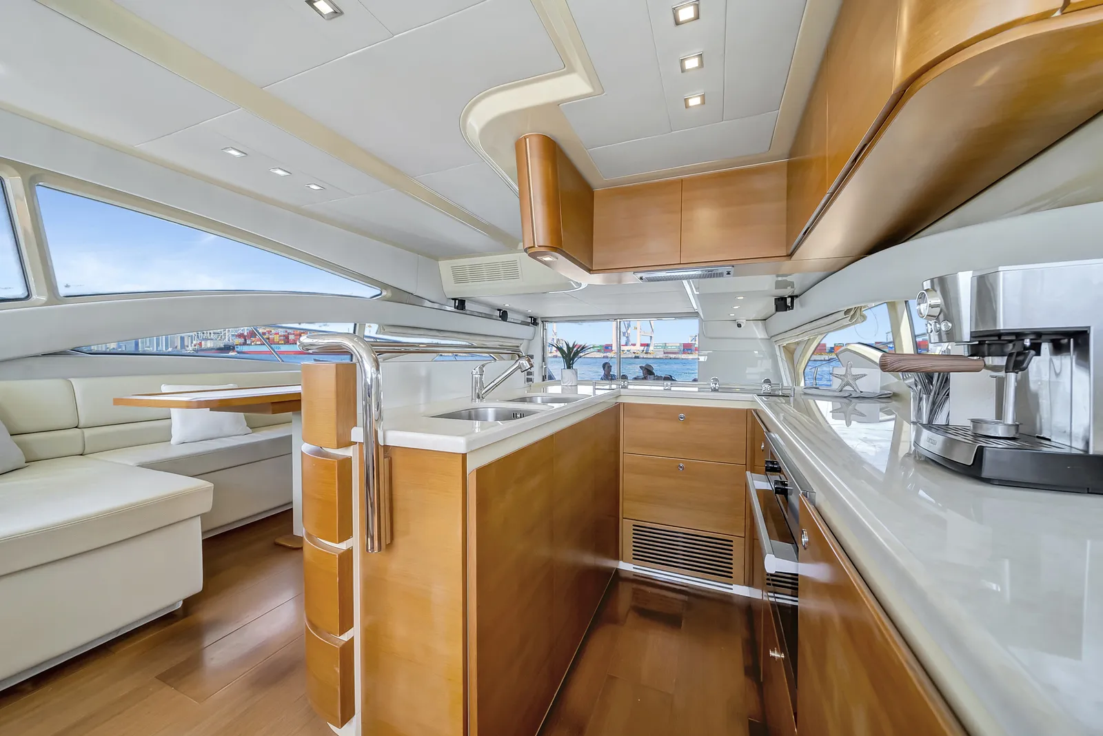 60' Azimut — image 14