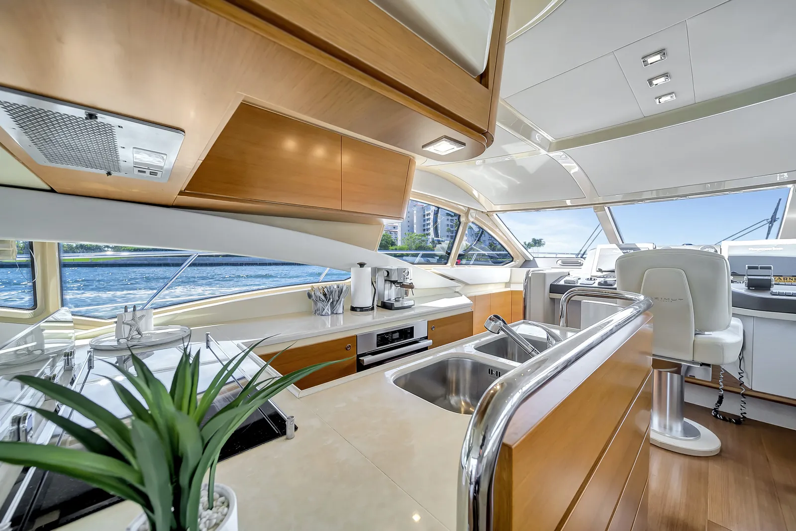 60' Azimut — image 20