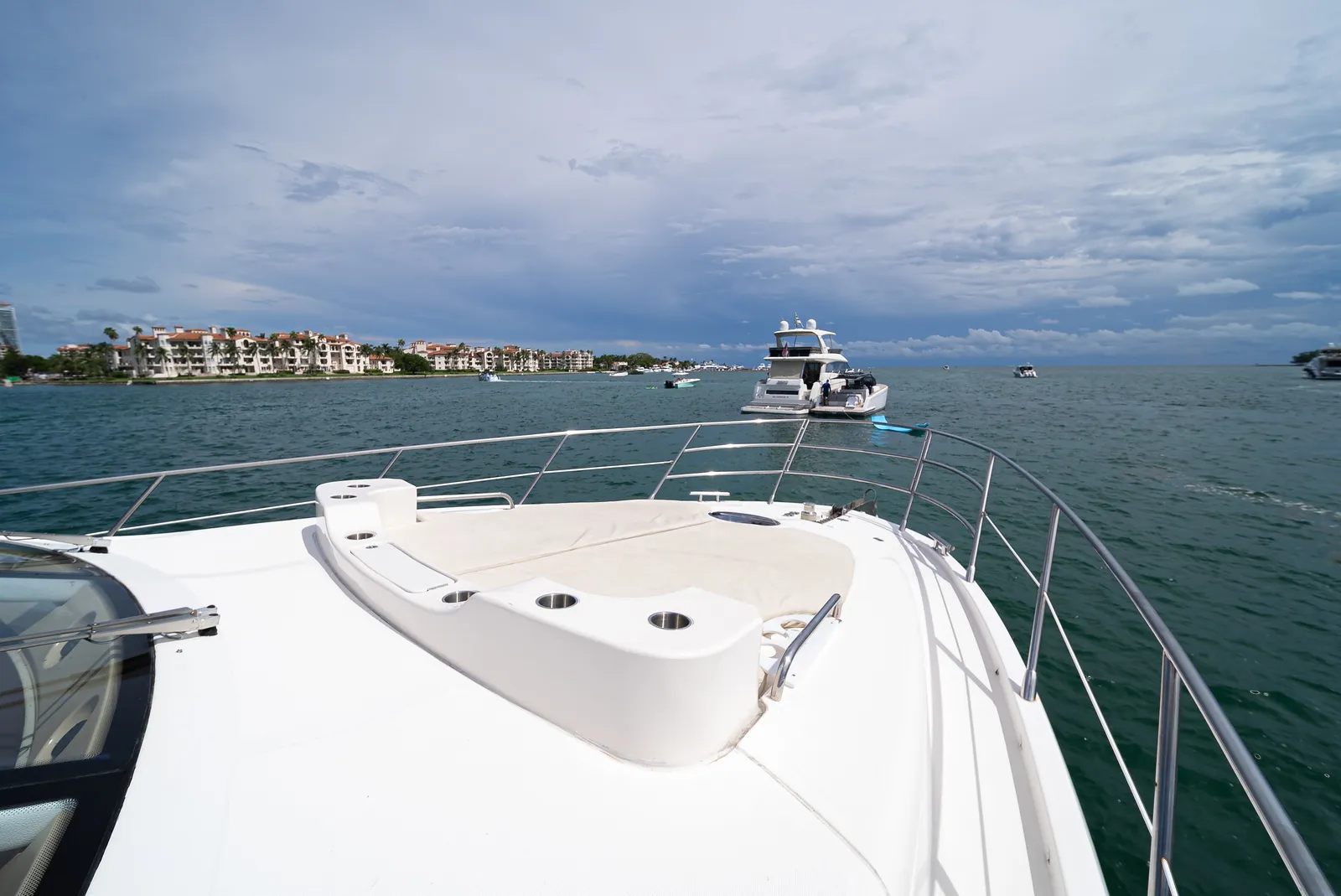 60' Azimut — image 21