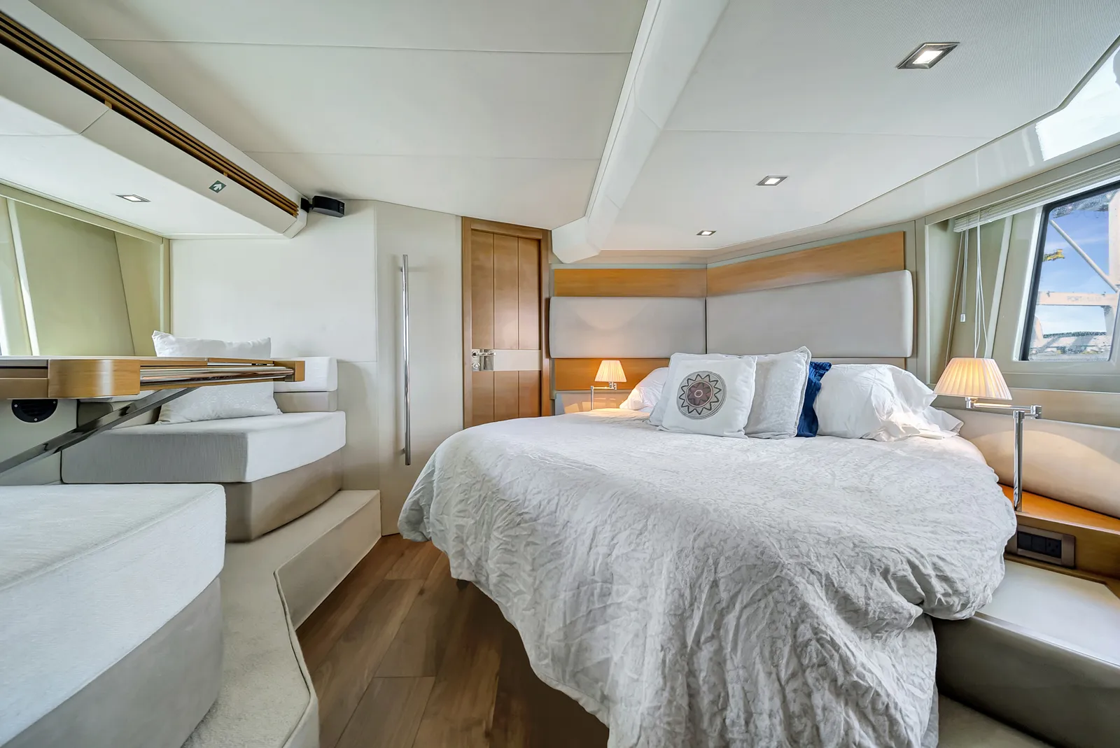 60' Azimut — image 7