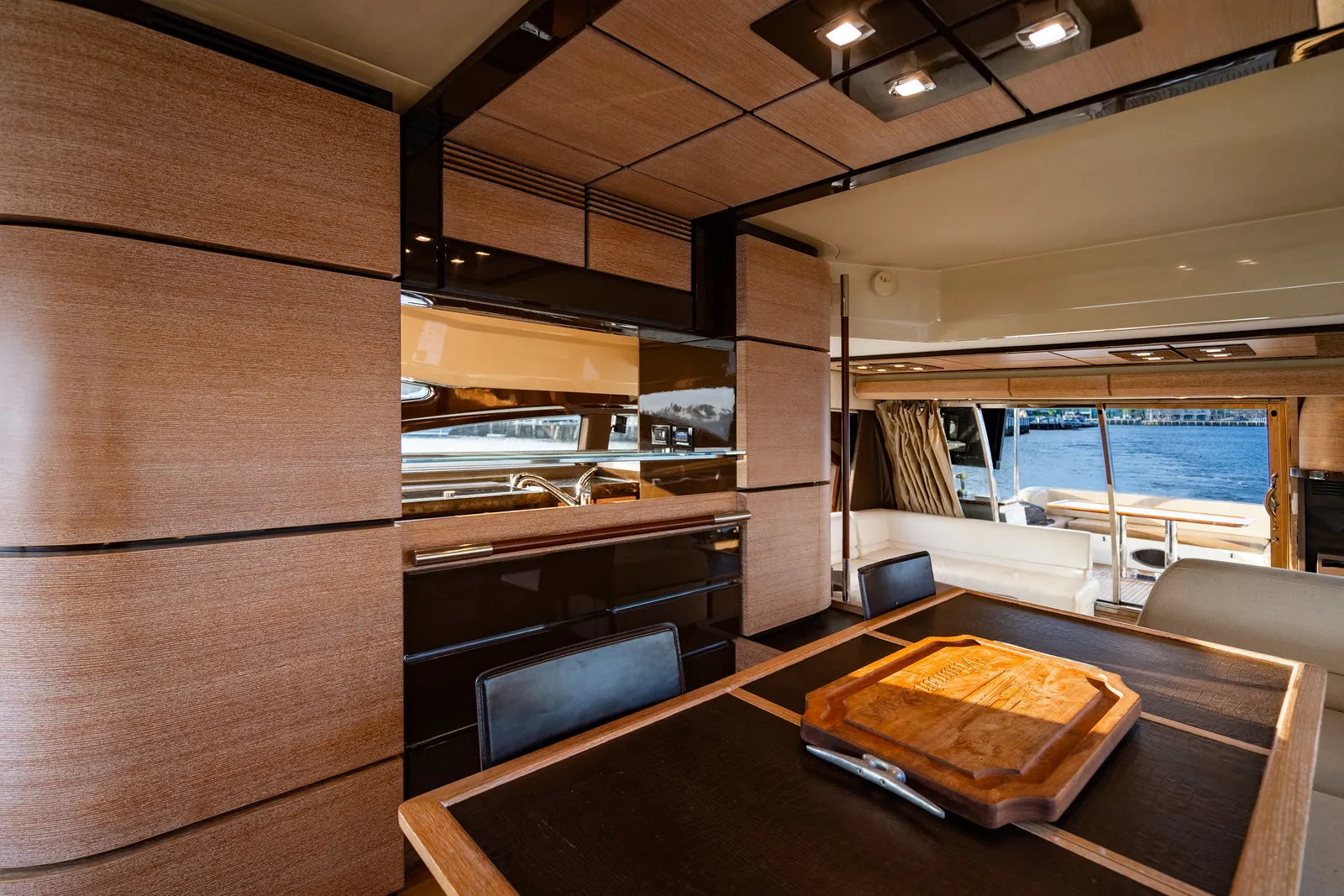 70' Azimut — image 10