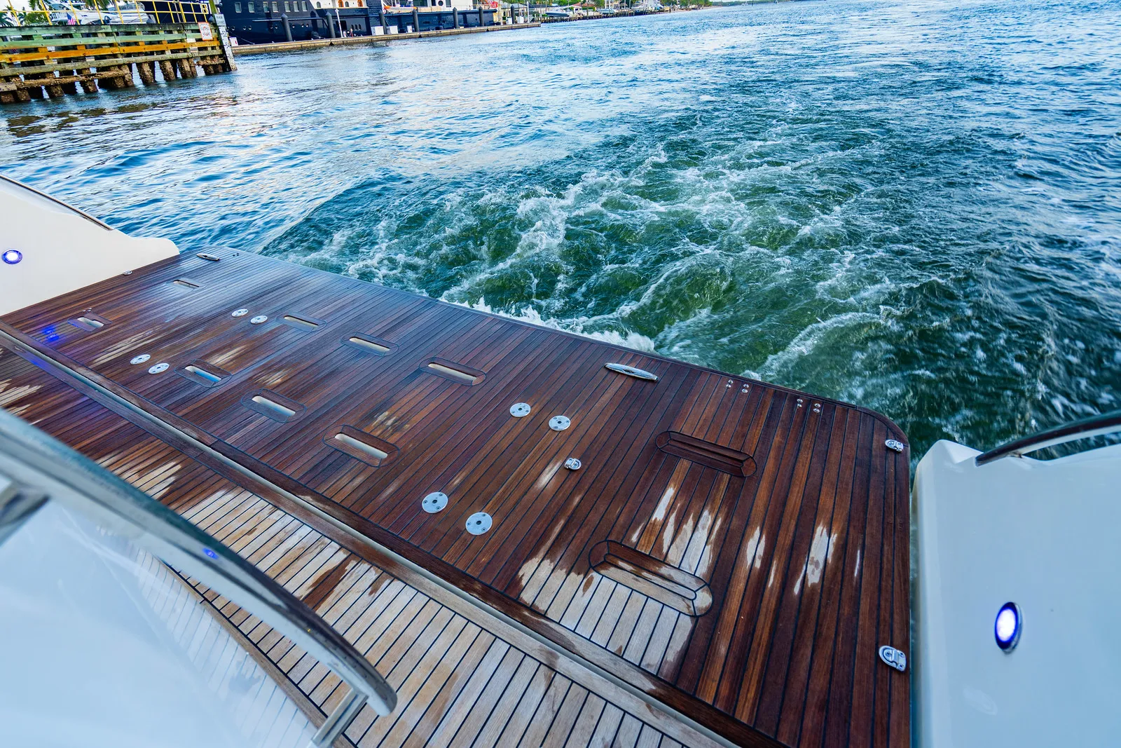 70' Azimut — image 14