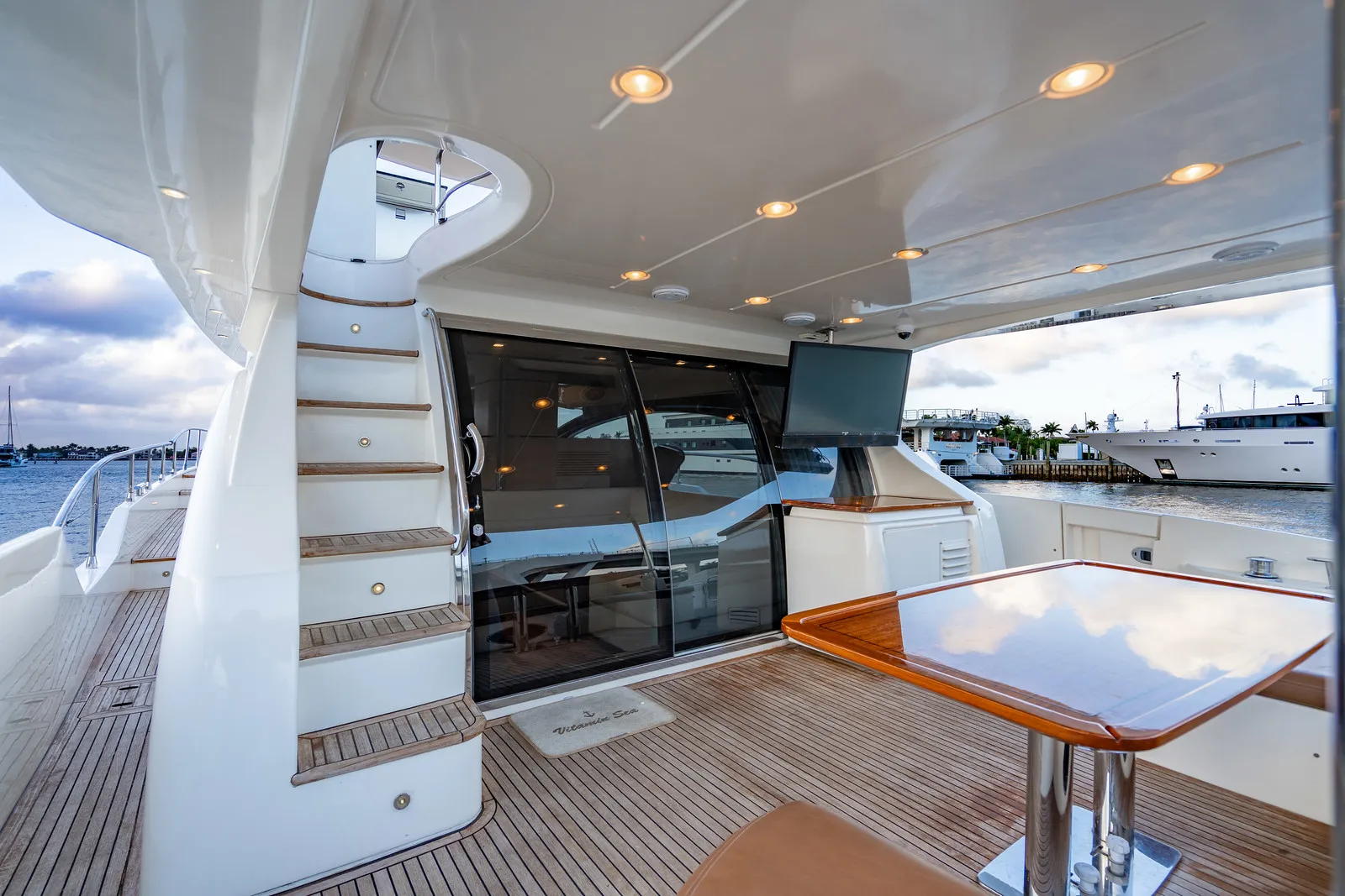 70' Azimut — image 15
