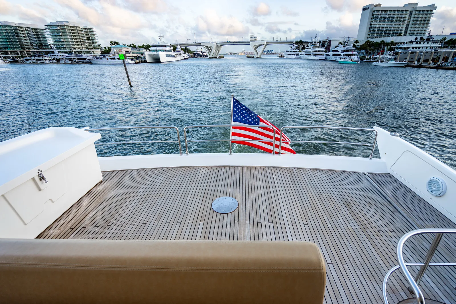 70' Azimut — image 20