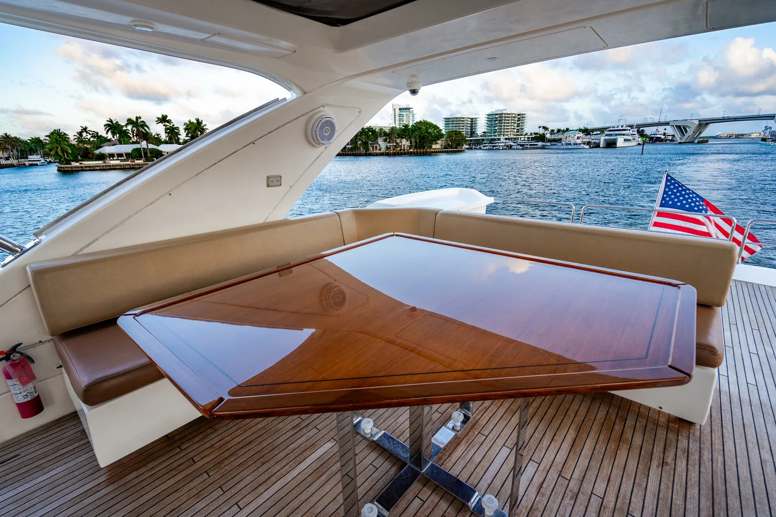70' Azimut — image 23