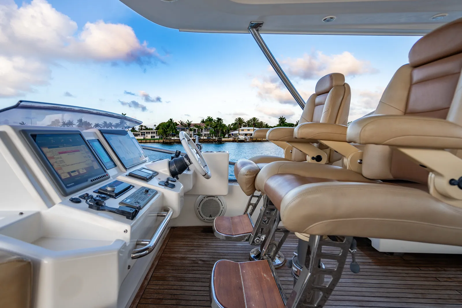 70' Azimut — image 25