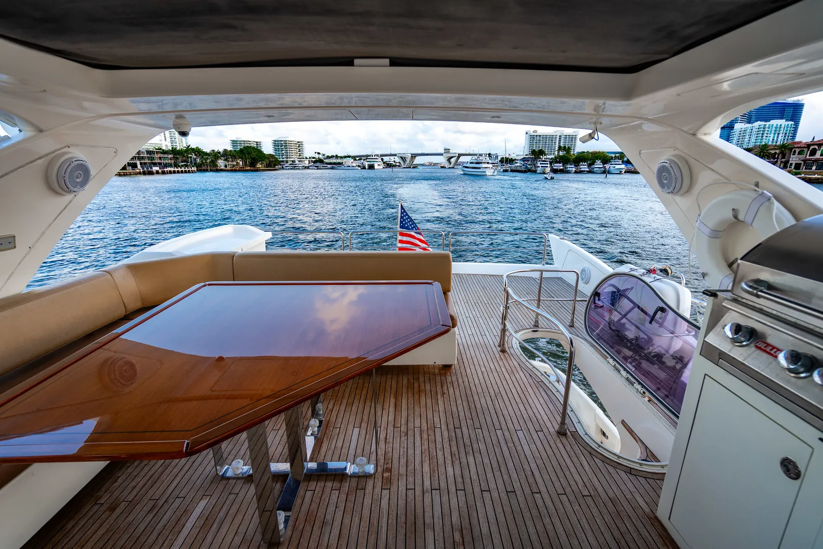 70' Azimut — image 26