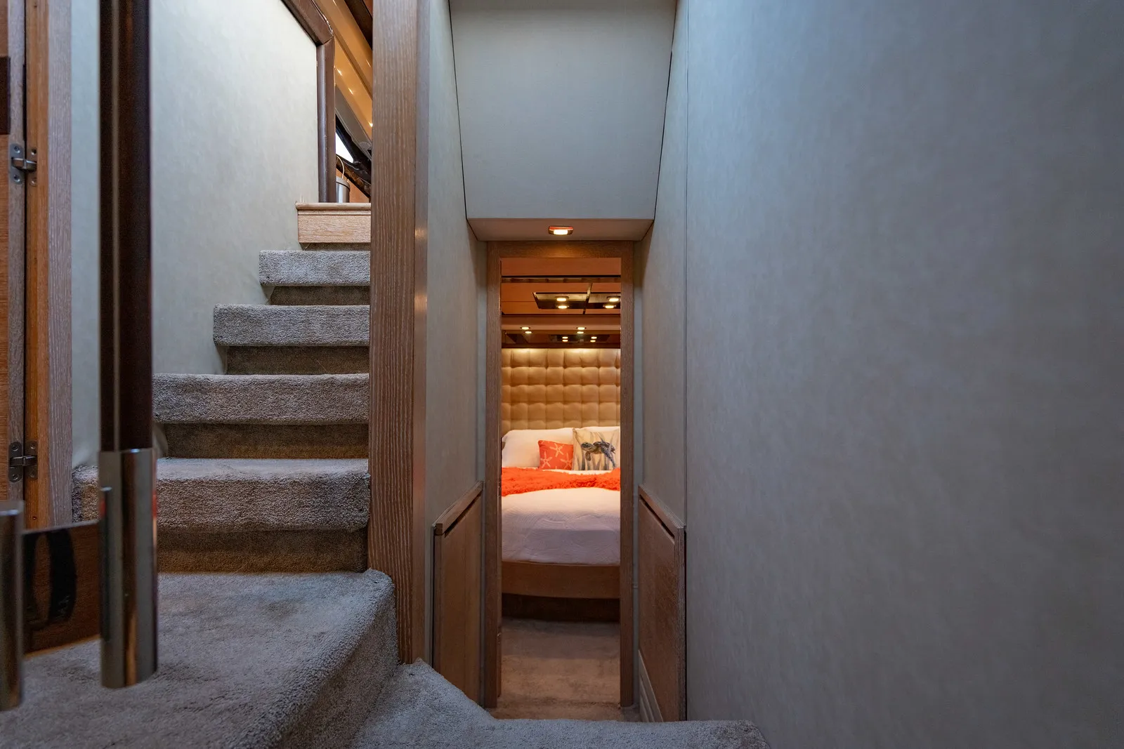 70' Azimut — image 28