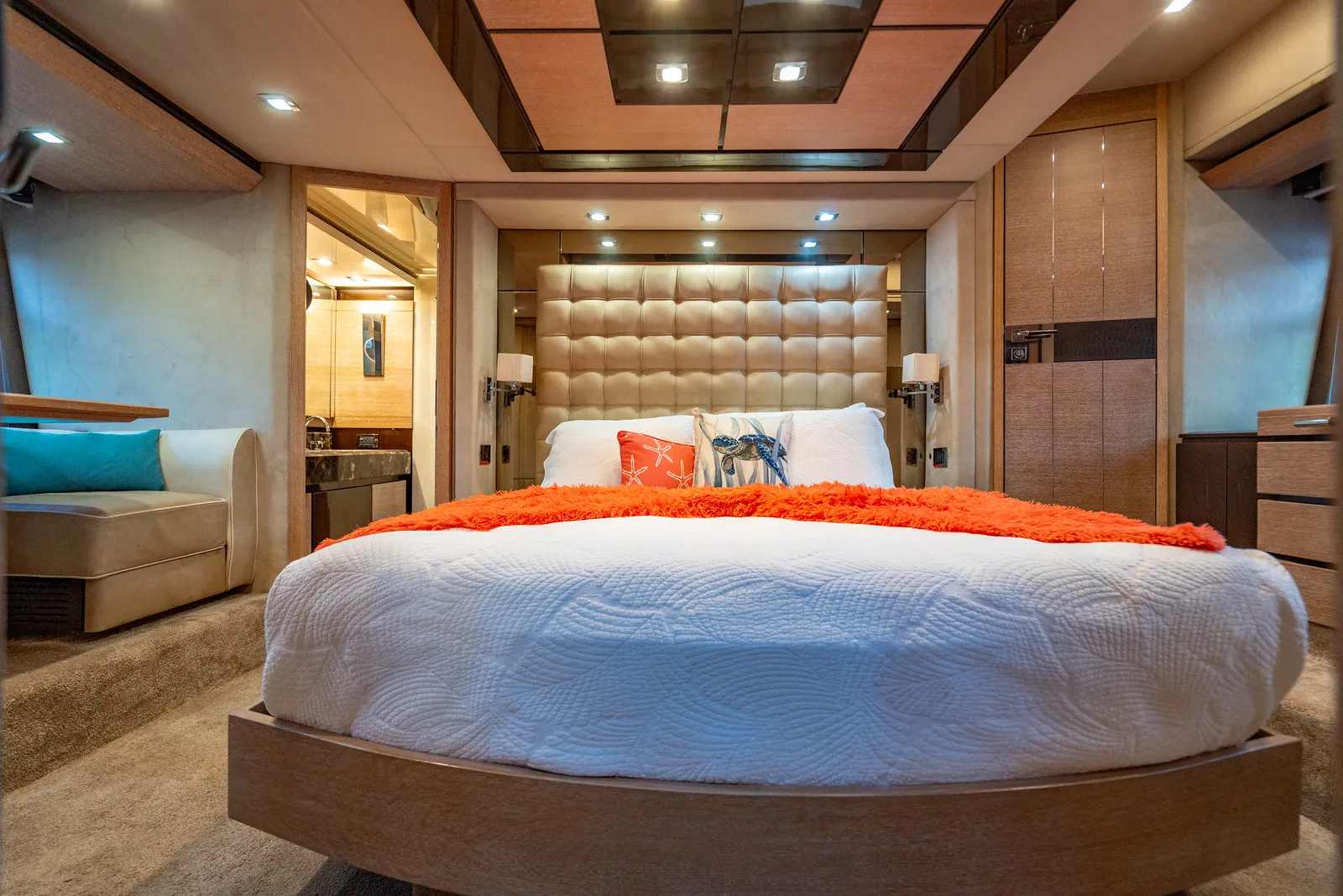 70' Azimut — image 29